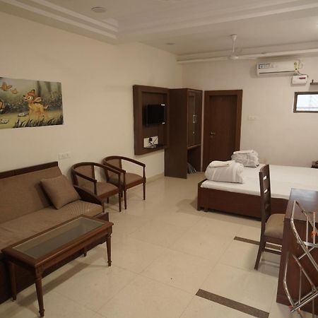 Narmada Vatika Hotel Jabalpur Exterior photo