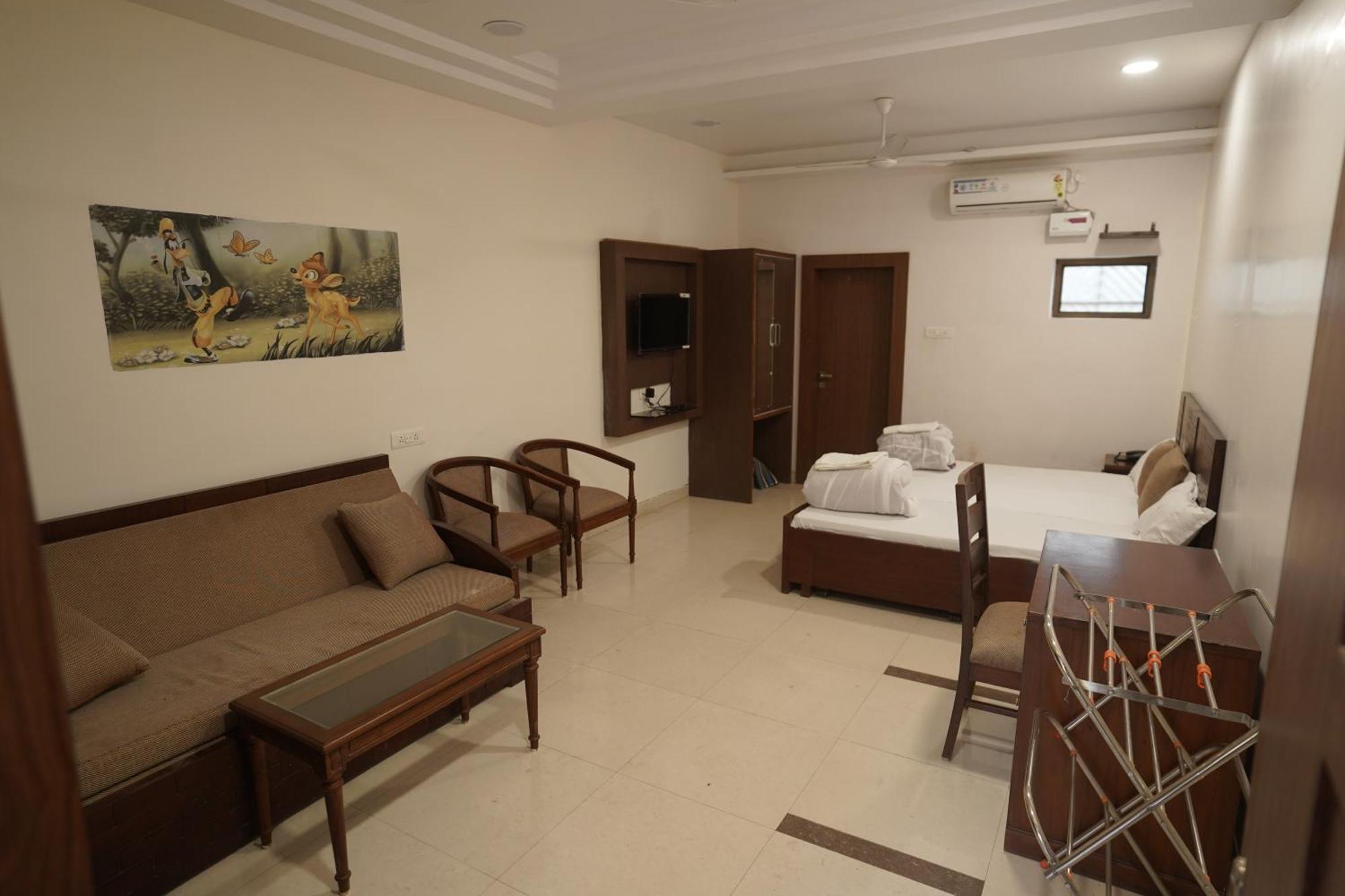 Narmada Vatika Hotel Jabalpur Exterior photo